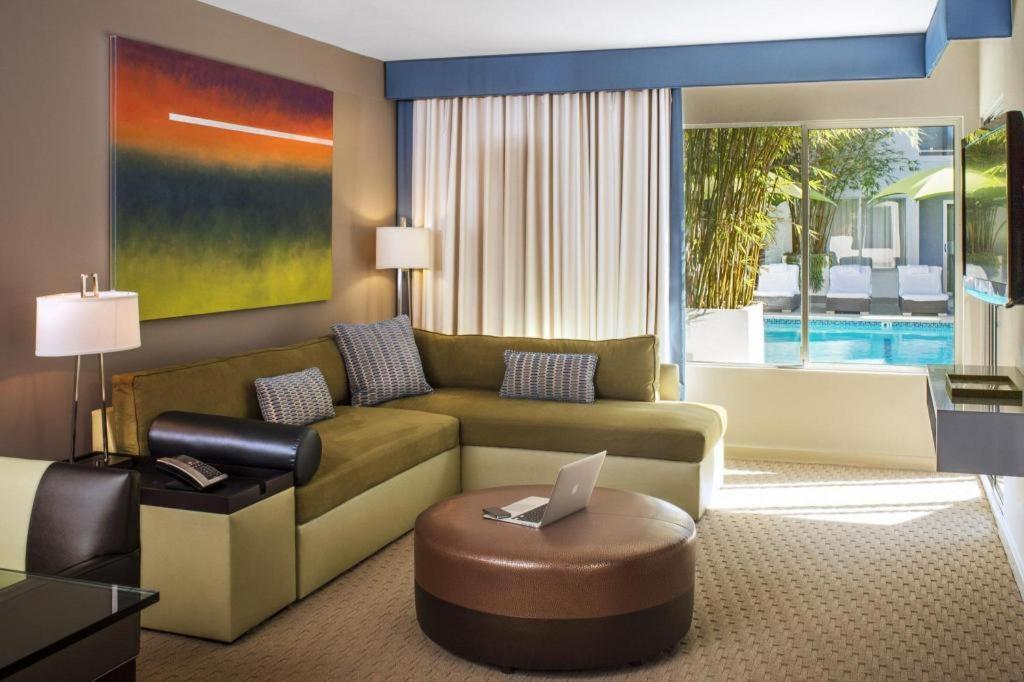 Sunset Marquis Hotel & Villas Лос-Анджелес Экстерьер фото